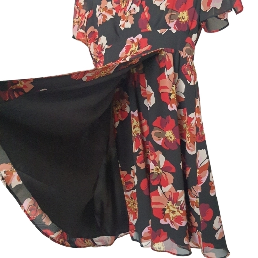 Madewell Mini Red Black Floral Dress Short Sleeves V-neck Size 4 Flowy - Picture 3 of 12
